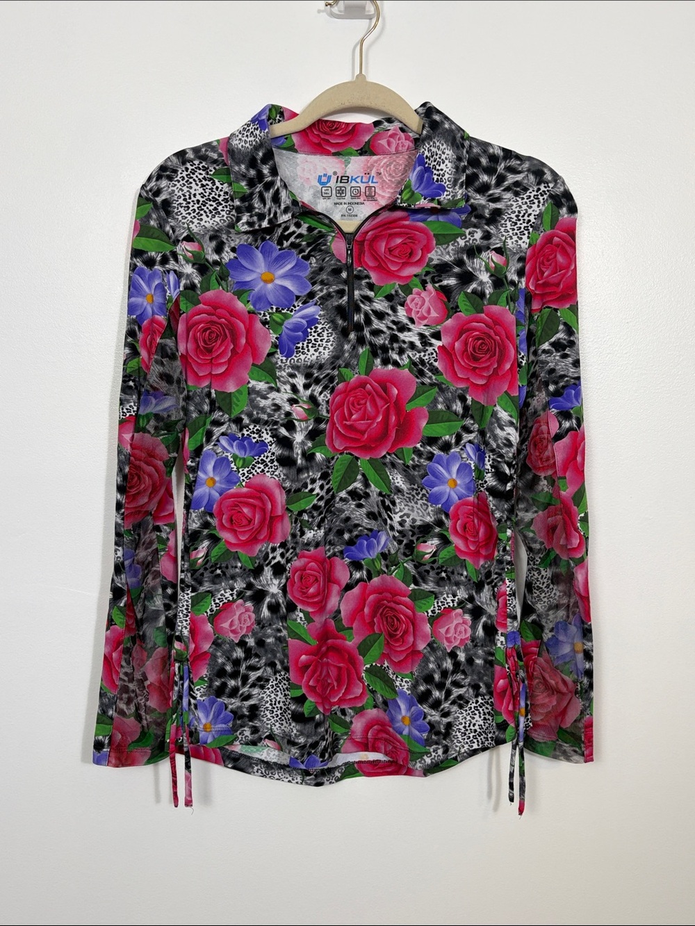 IBKUL Women’s Medium Floral Roses UPF 50 1/4 Zip Top Golf Tennis Pullover Mesh
